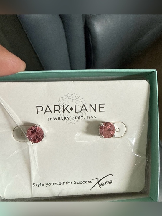 Park Lane Jewelry - Park Lane Baby Pink Impression Stud Earrings NIB